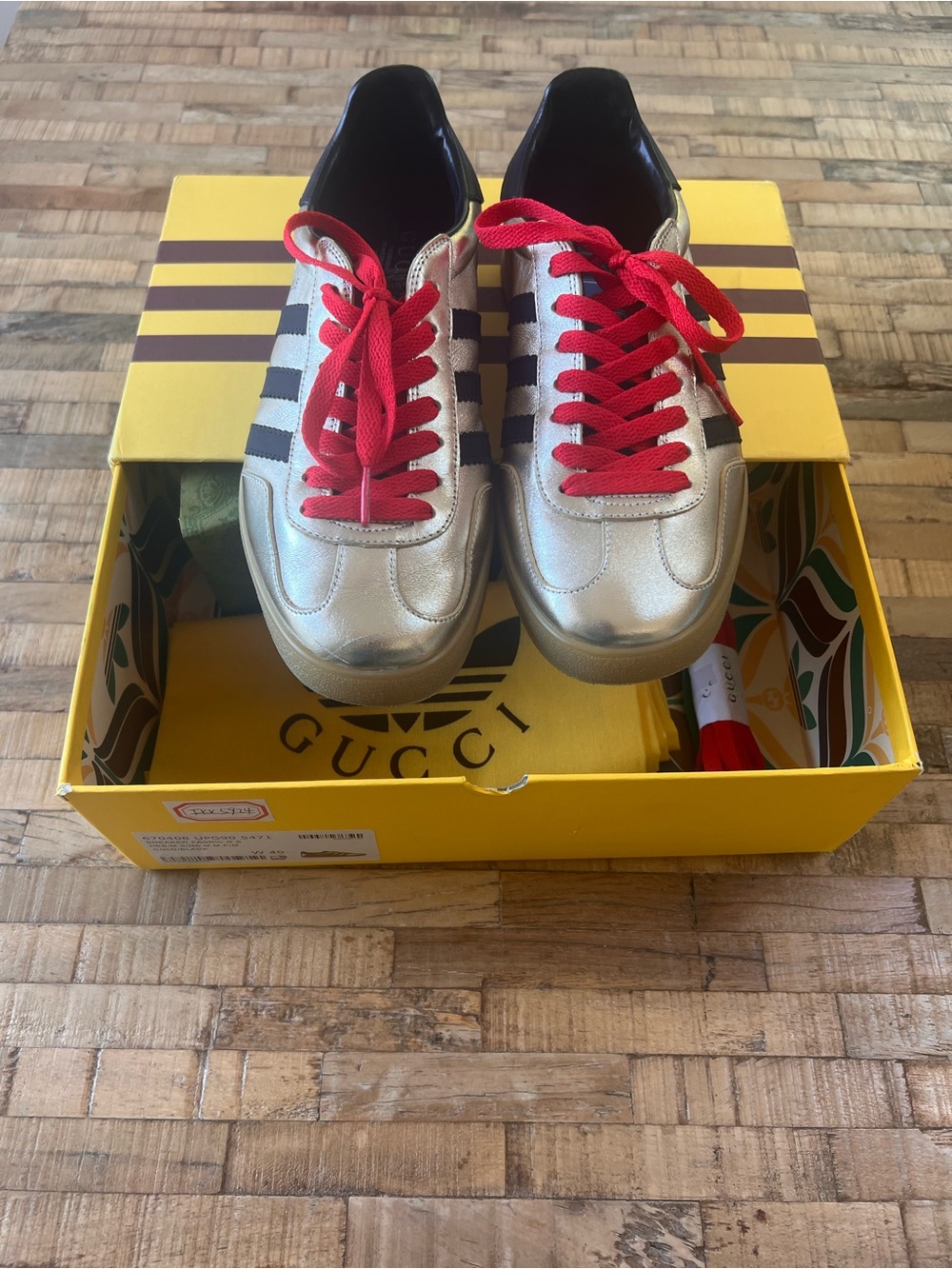 Rare Gucci Gold/Black w Box, W 40